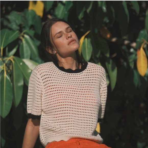 Trovata Jules Sweater T-Shirt Antique White With Black Trim Size Medium - Picture 3 of 8